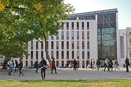 Juridicum am Universittsplatz (Foto: Markus Scholz)